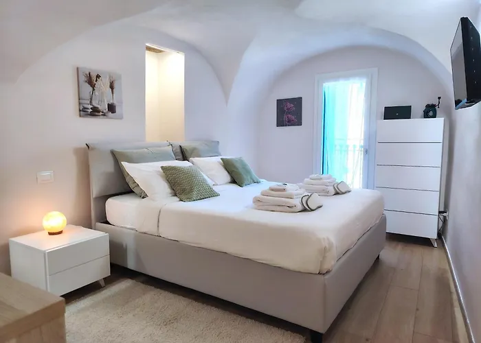 Vista Mare & Valle - Bilocale Rinnovato A Appartement *